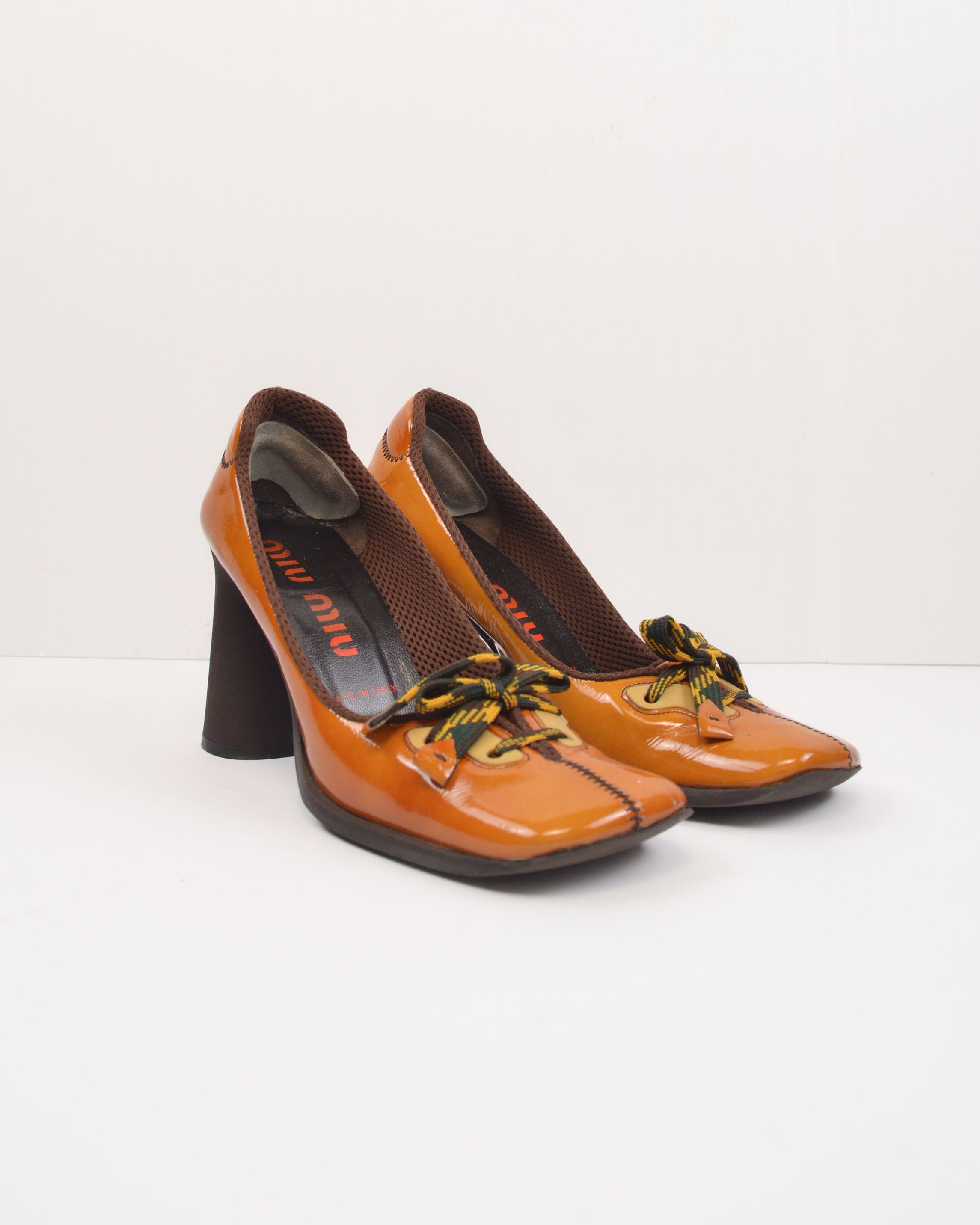 FW1999 PATENT LEATHER LACE-UP HEELS