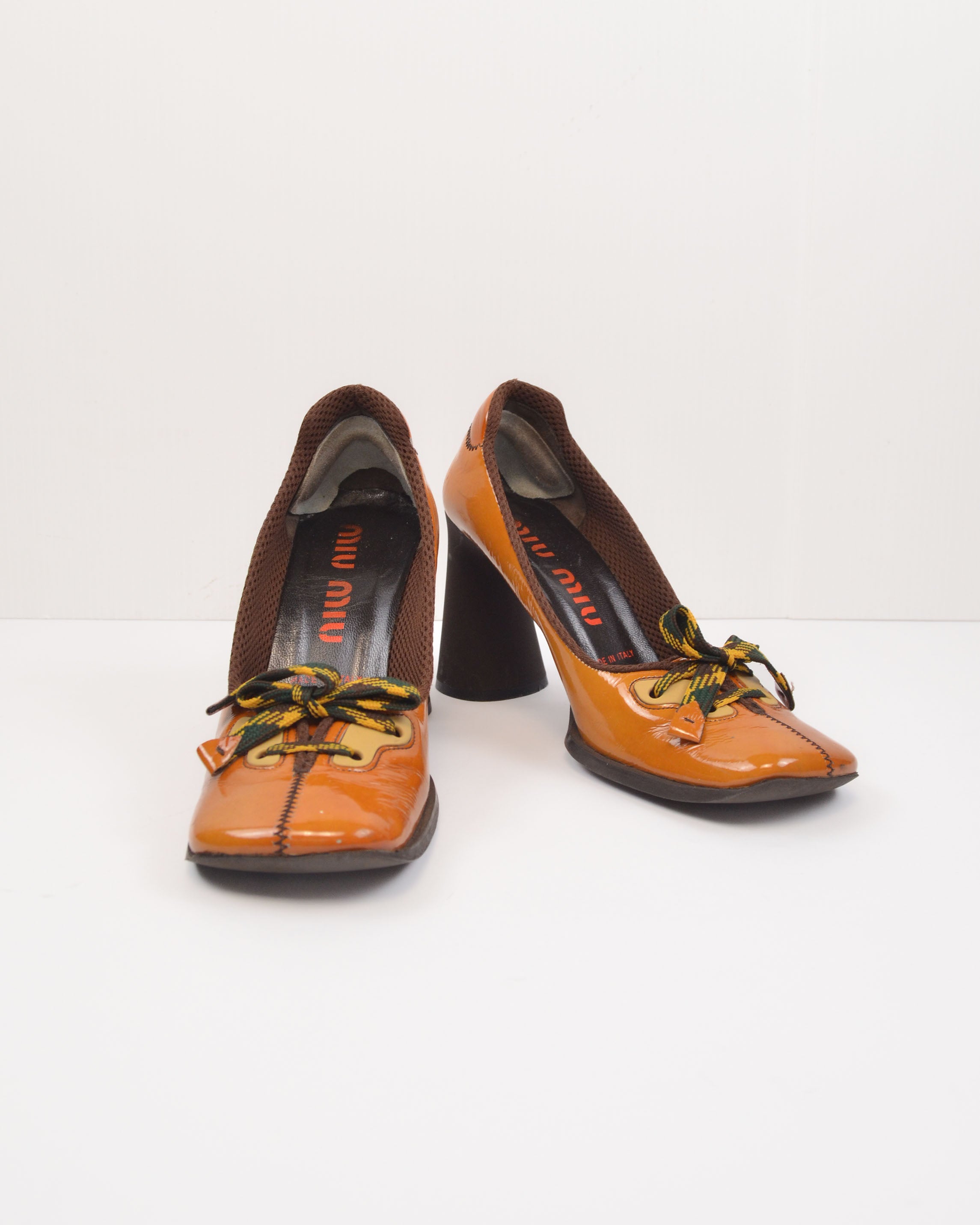 FW1999 PATENT LEATHER LACE-UP HEELS