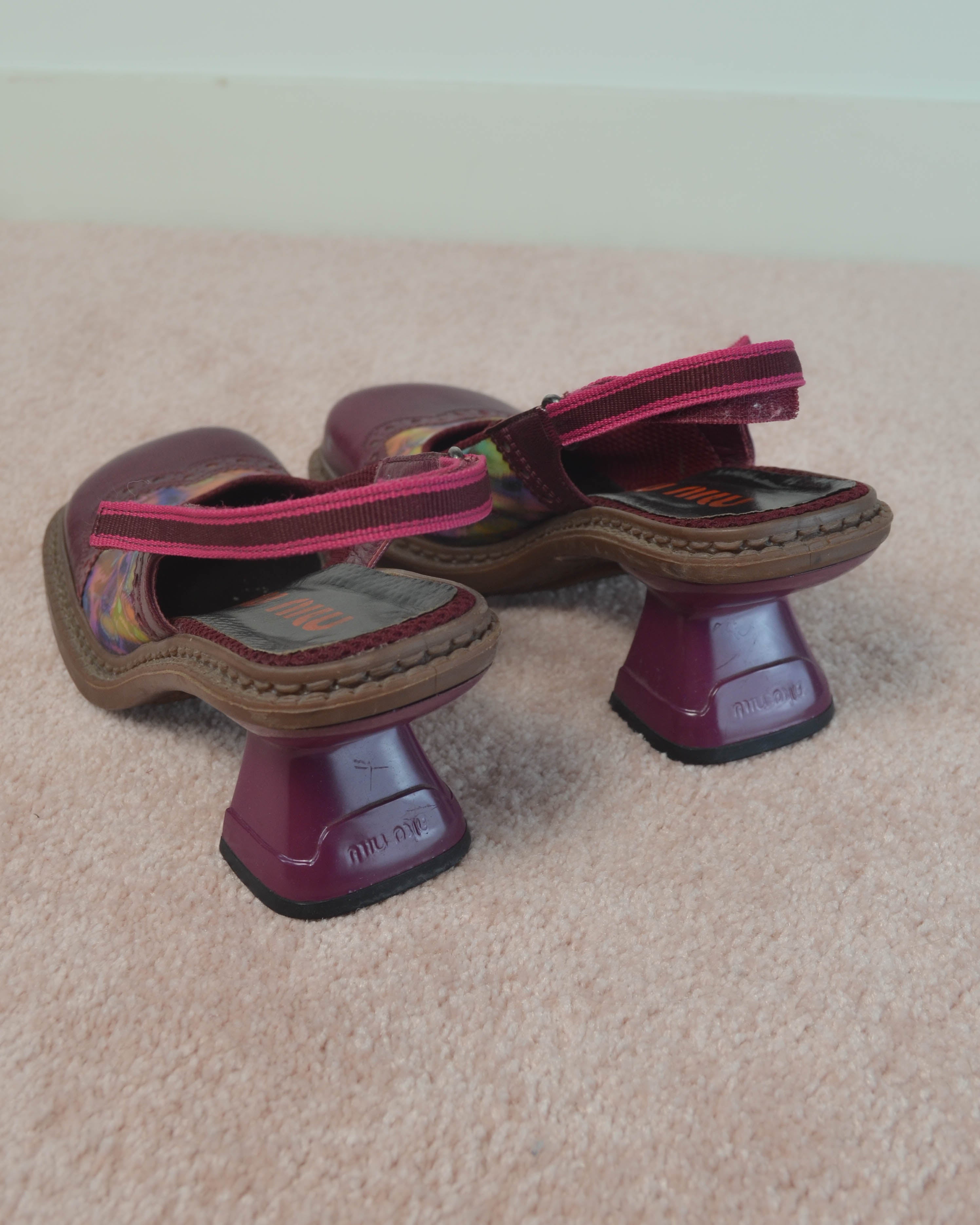 MIU MIU FW1999 HOLOGRAPHIC PLATFORM HEELS & WAIST BELT
