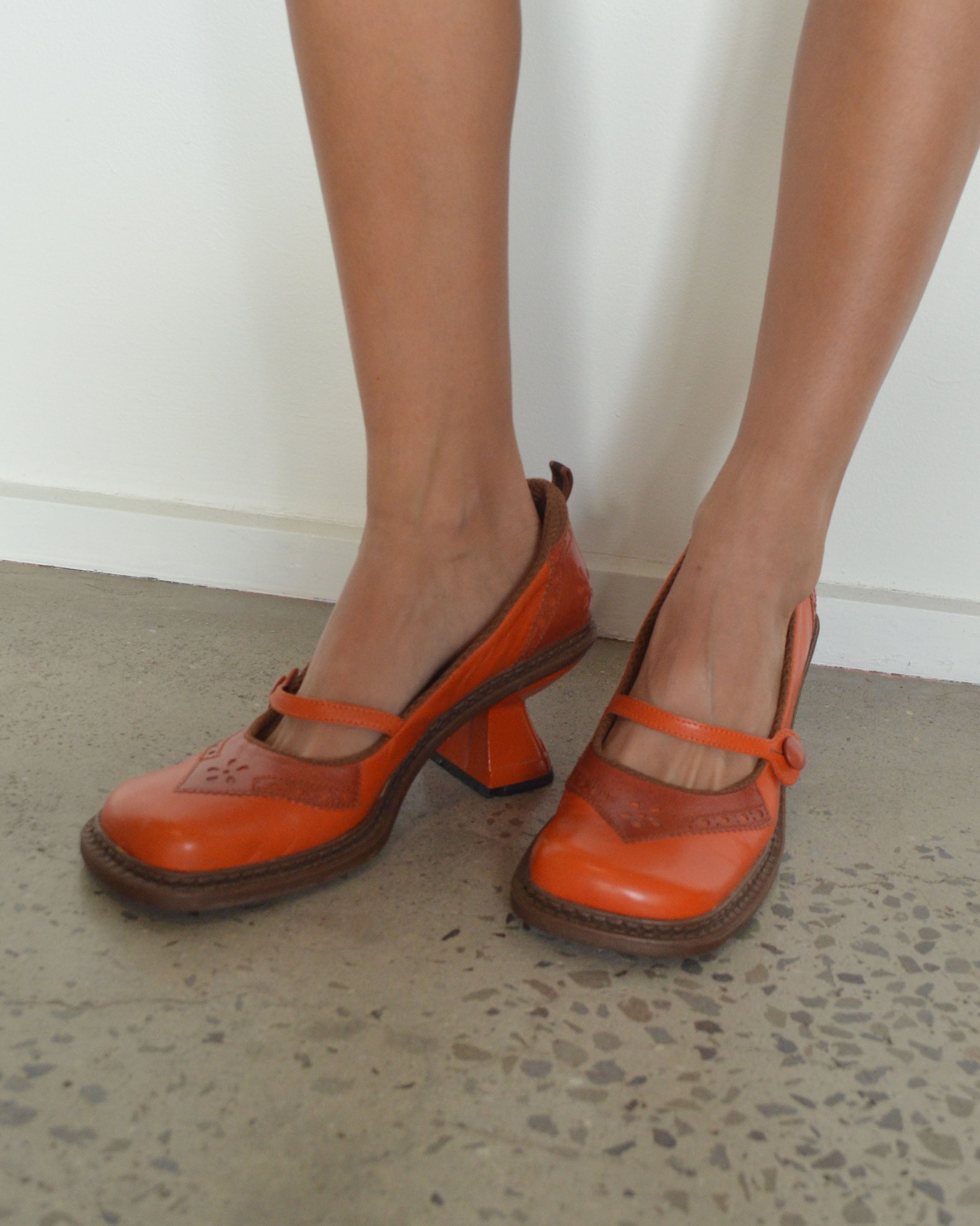 FALL WINTER 1999 ORANGE LEATHER MARY JANE HEELS