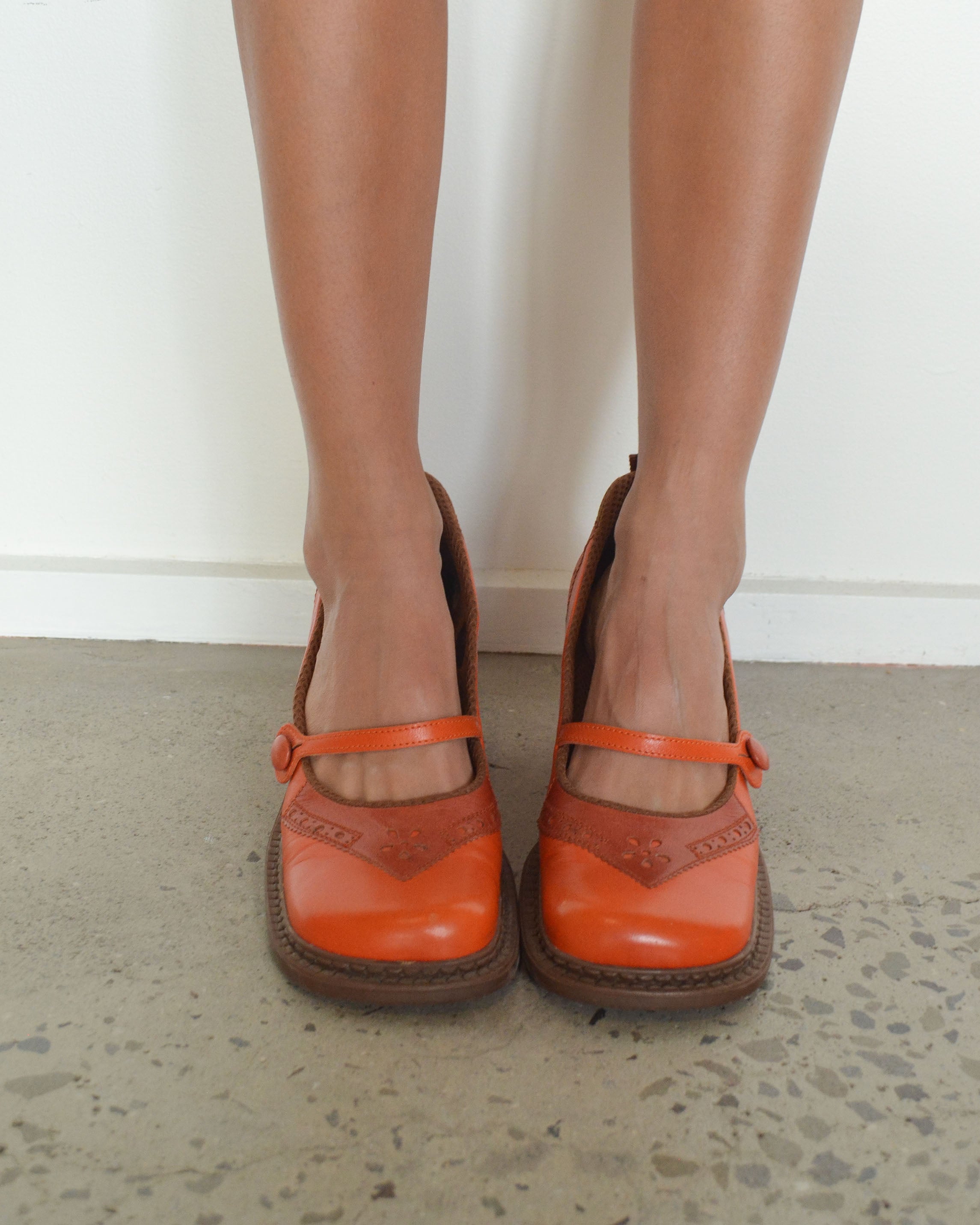 FALL WINTER 1999 ORANGE LEATHER MARY JANE HEELS