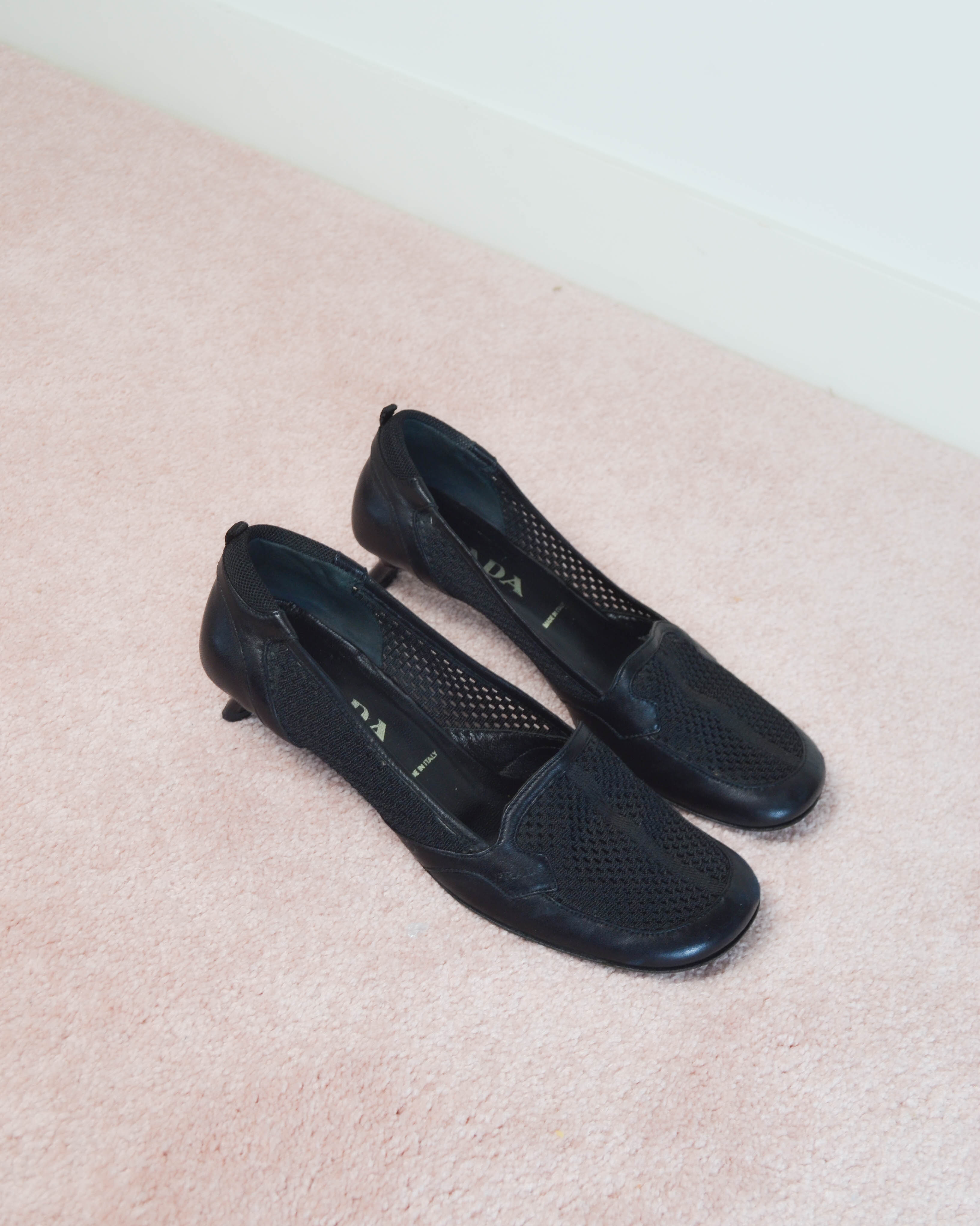 MESH LEATHER KITTEN HEELS