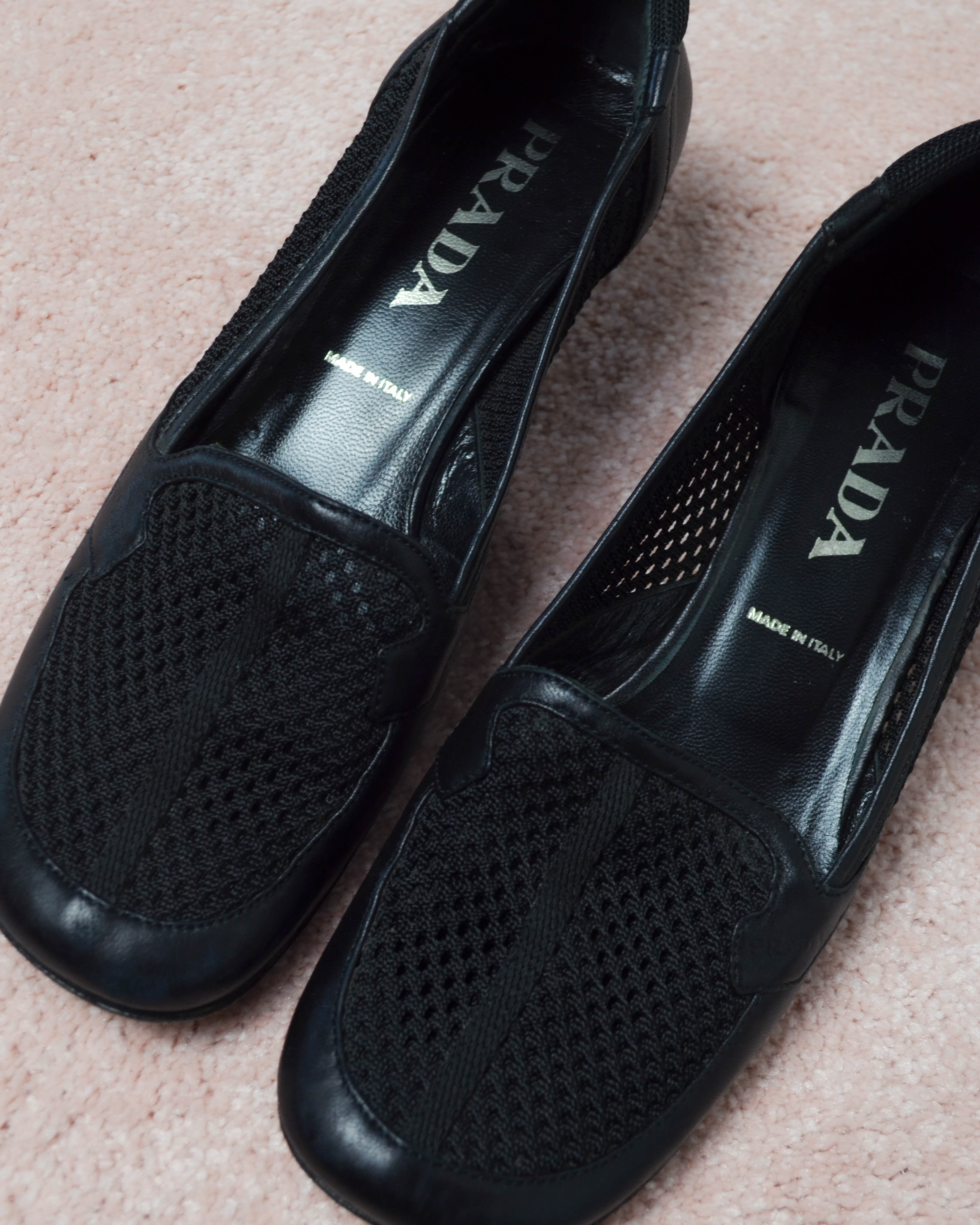 MESH LEATHER KITTEN HEELS