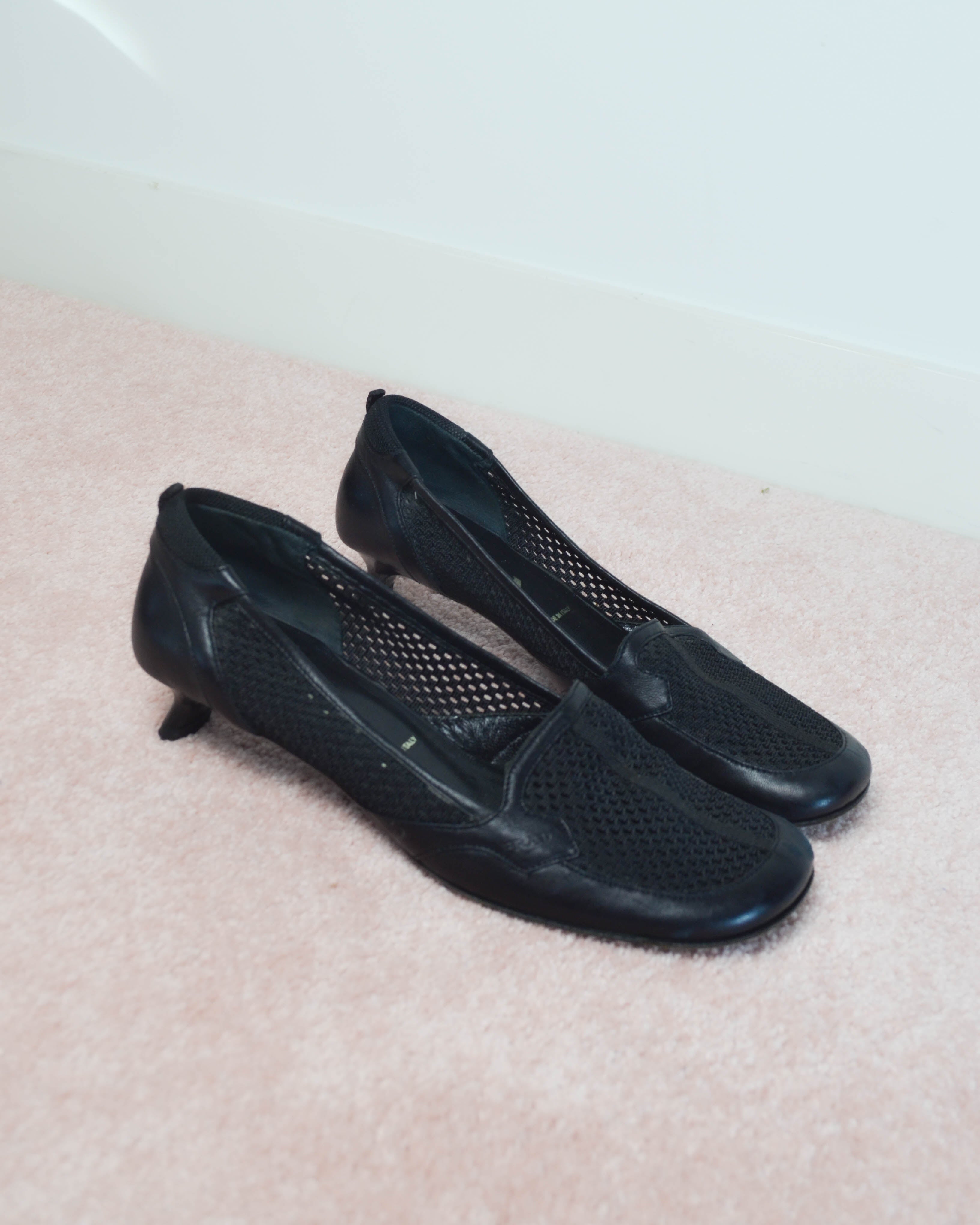 MESH LEATHER KITTEN HEELS