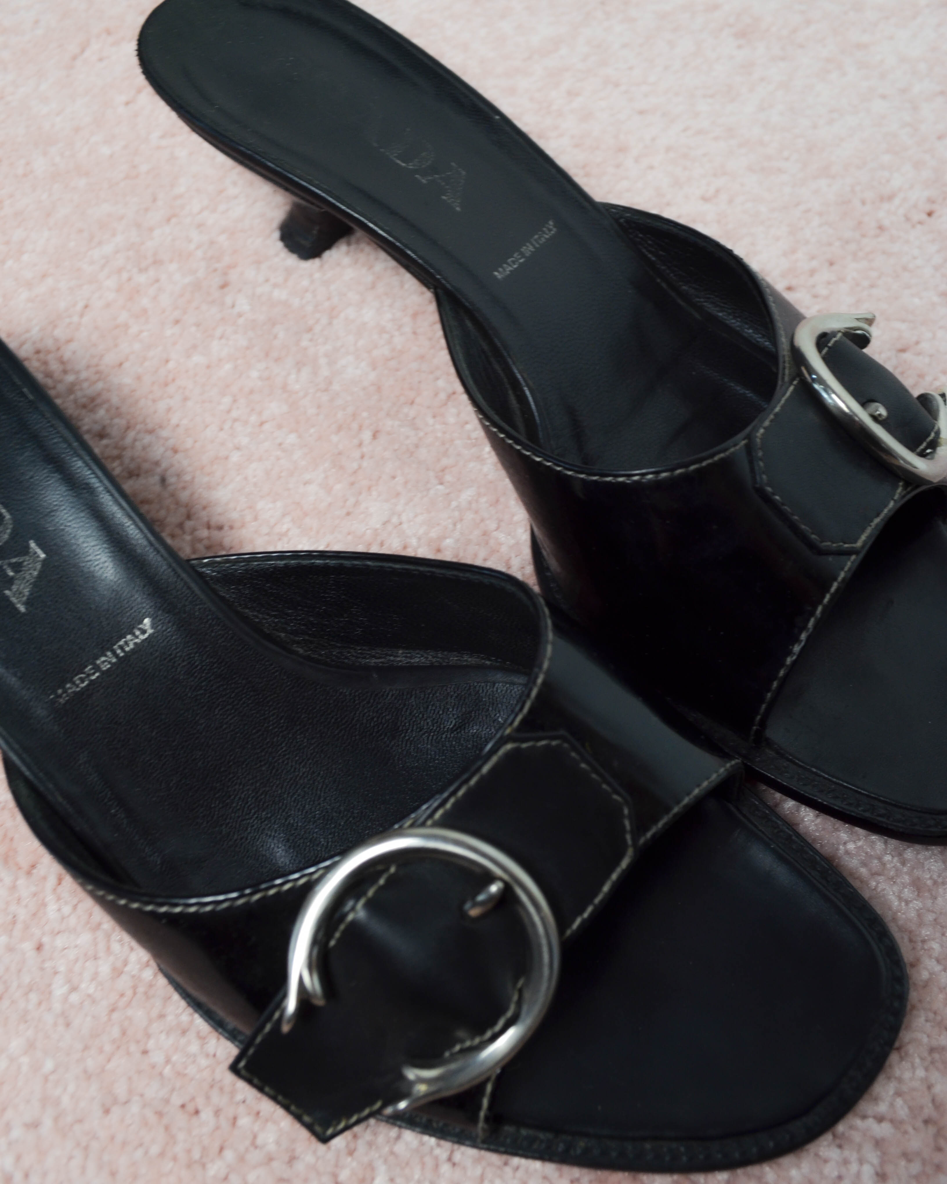 00s LEATHER BUCKLE MULES