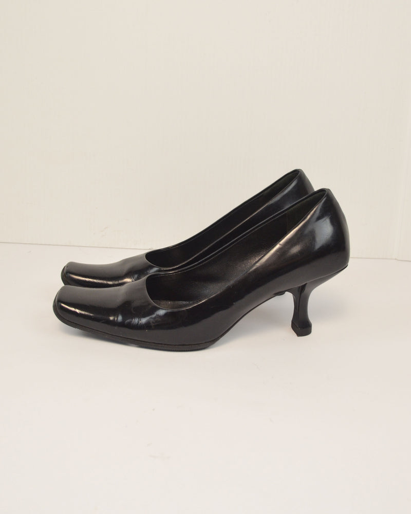 FALL WINTER 1999 BLACK PATENT LEATHER SQUARE TOE HEELS