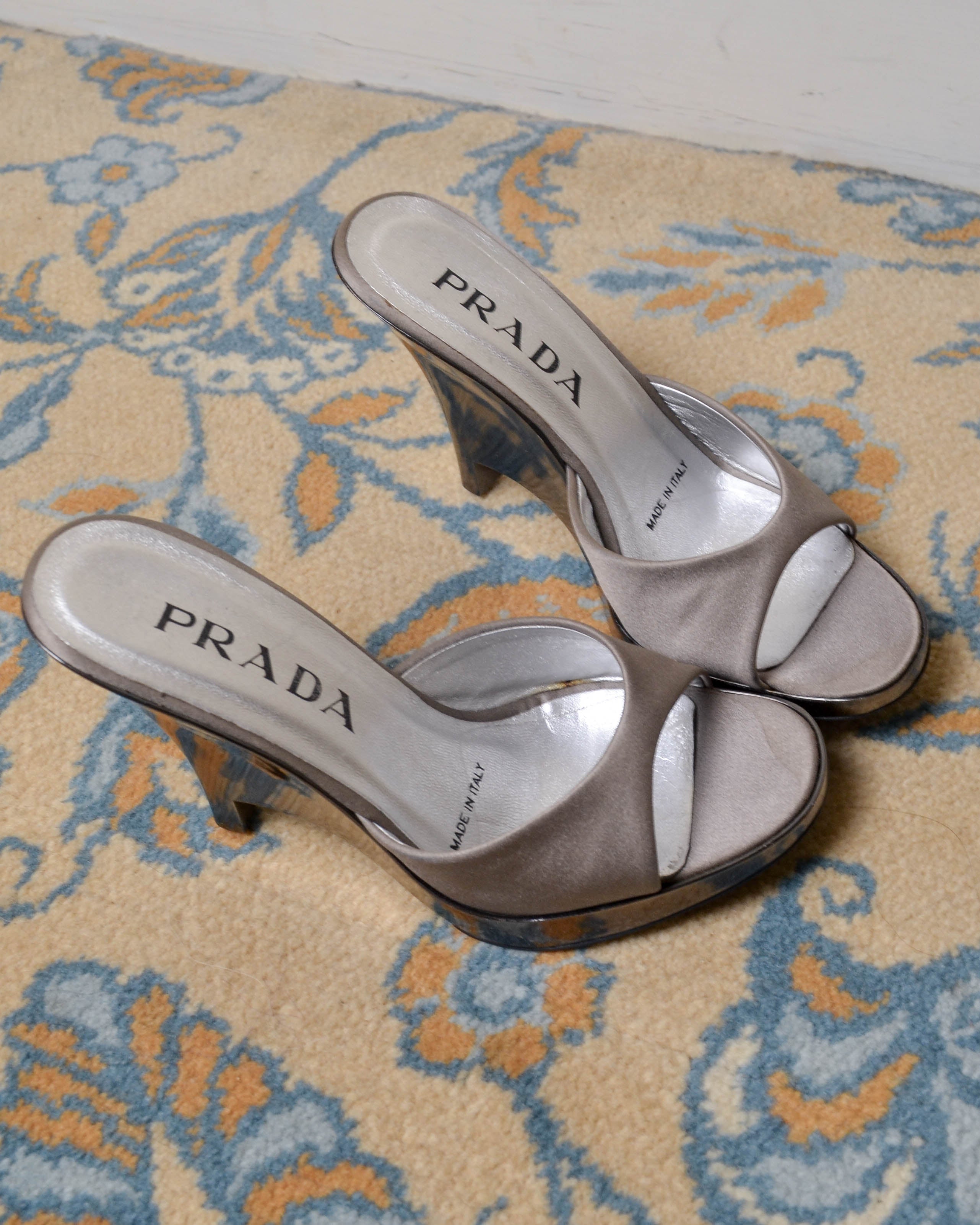 SS1998 LUCITE WEDGES