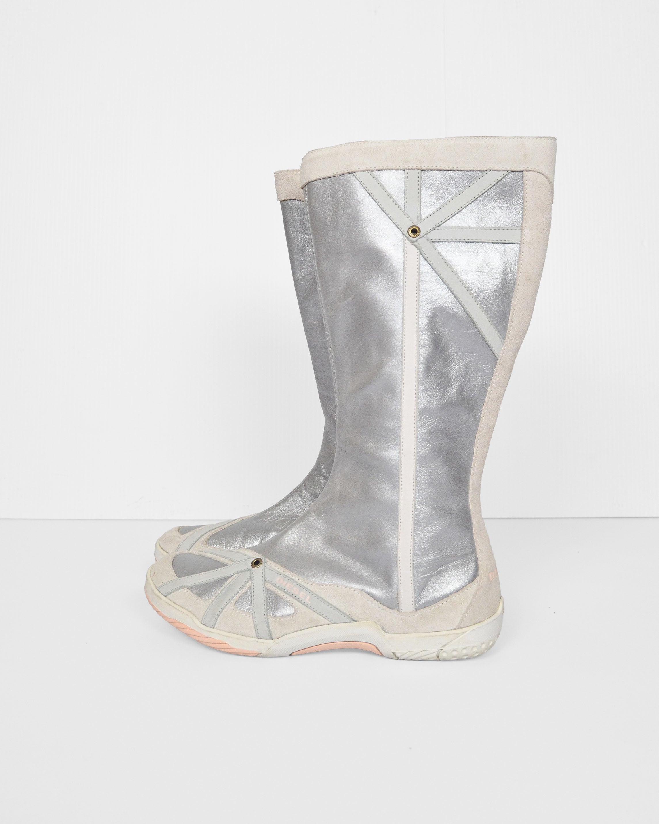 Y2K METALLIC SILVER PANELLED BOOTS