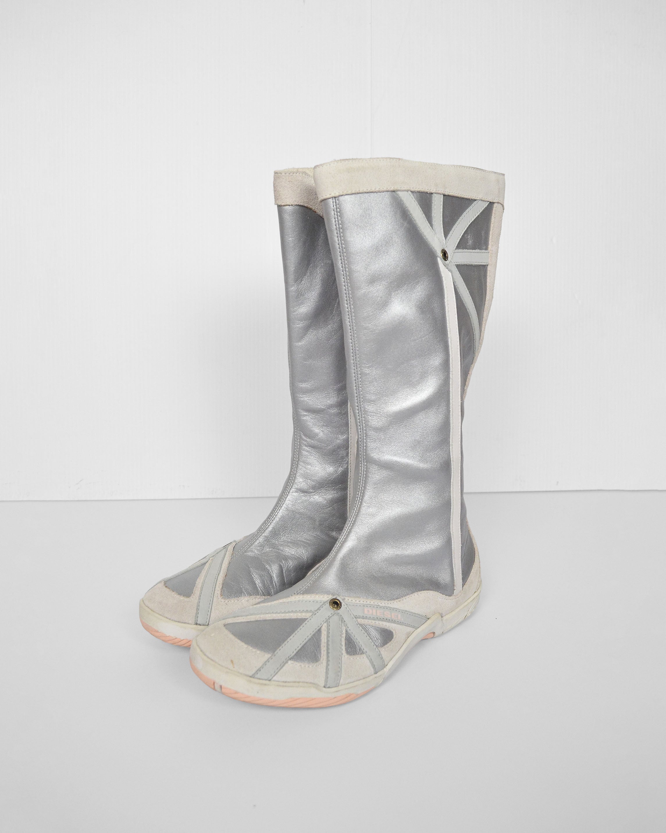 Y2K METALLIC SILVER PANELLED BOOTS