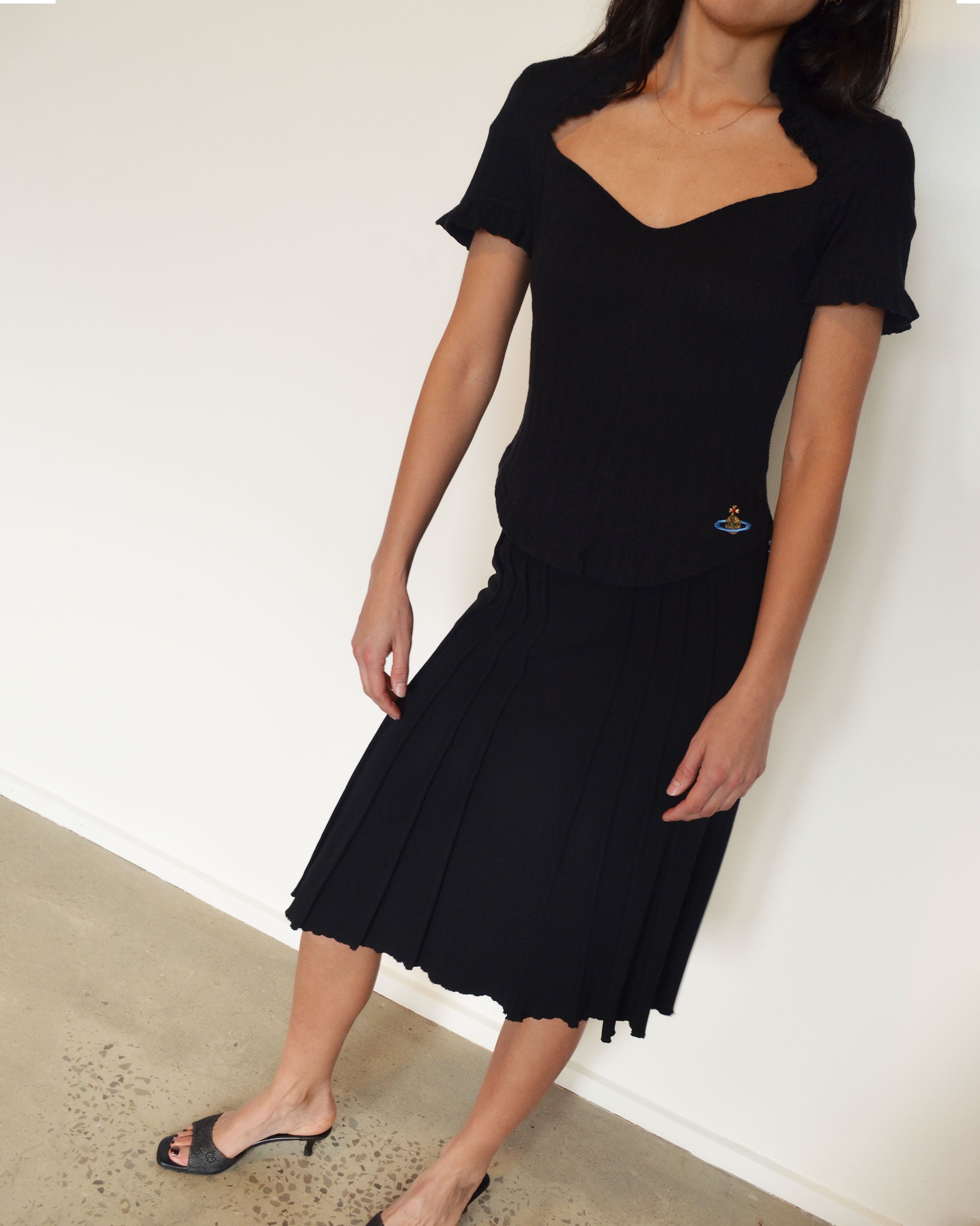 90s ORB LOGO RUFFLE TOP
