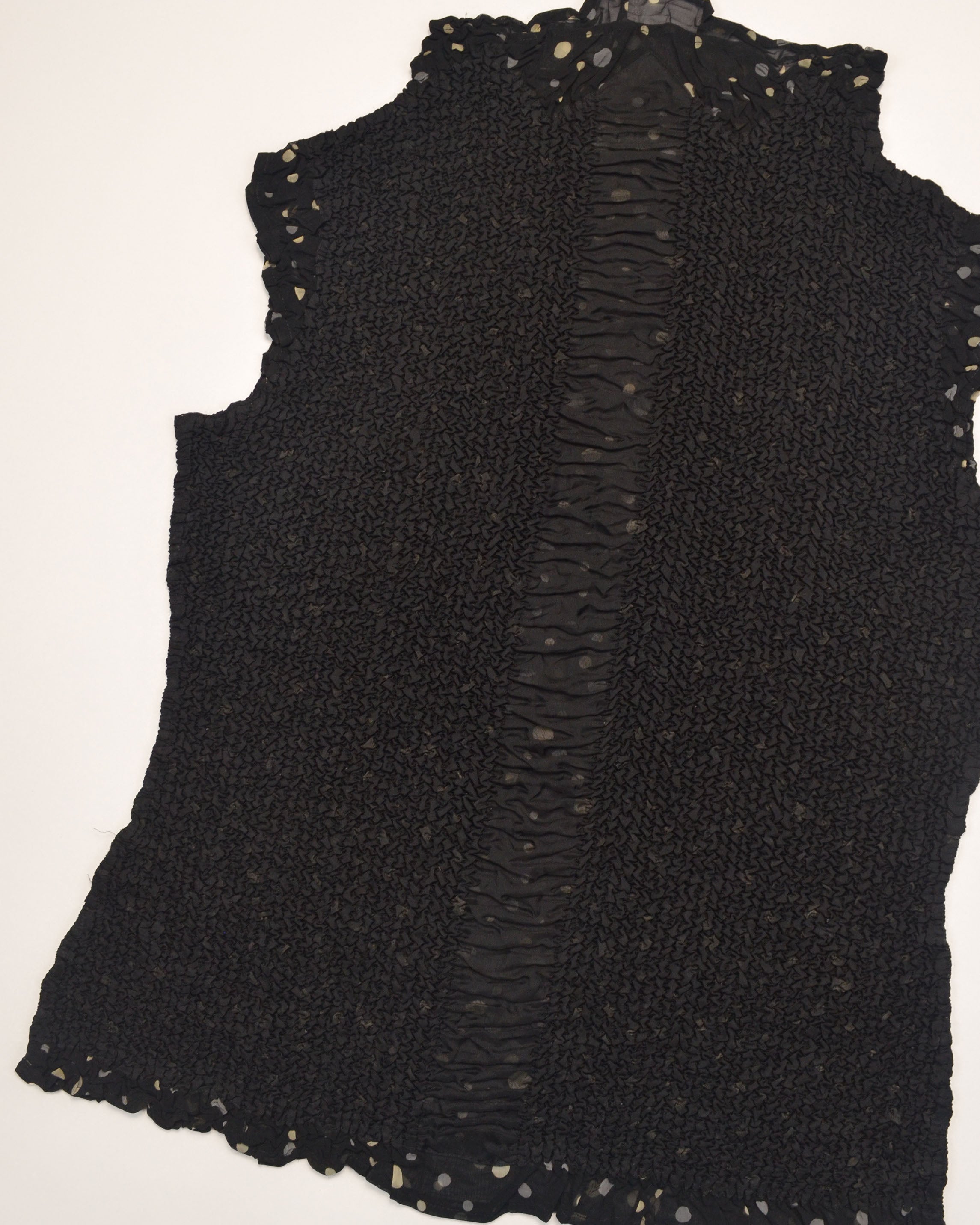 CRINKLED TEXTURE POLKA DOT TOP