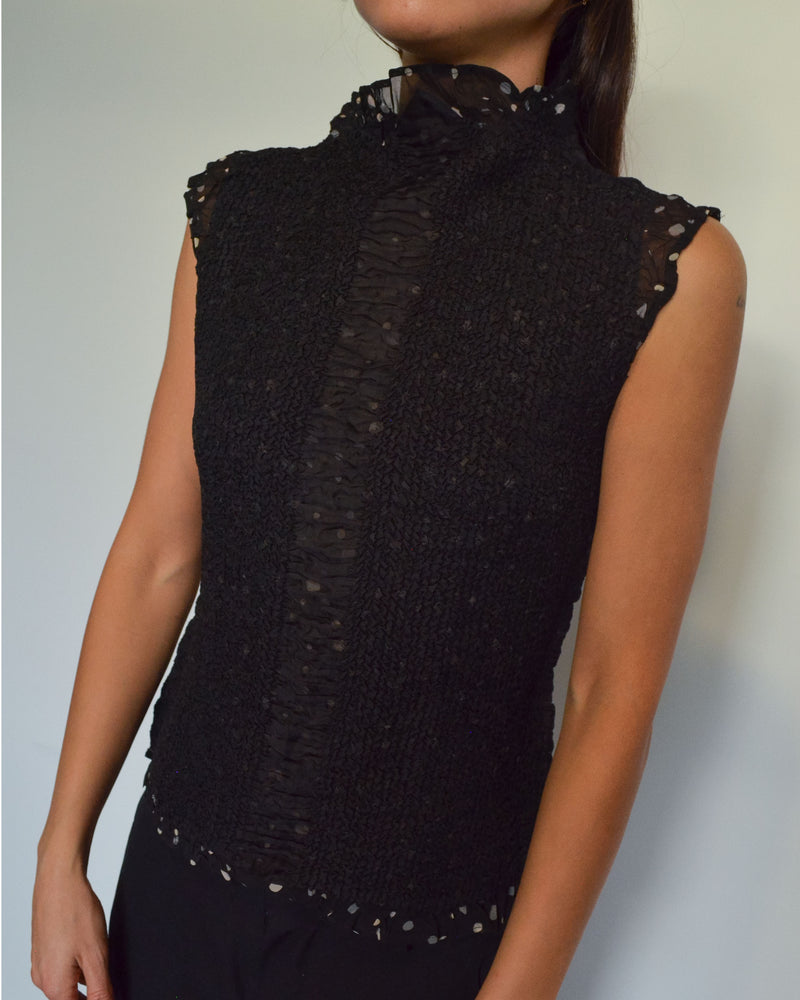 CRINKLED TEXTURE POLKA DOT TOP